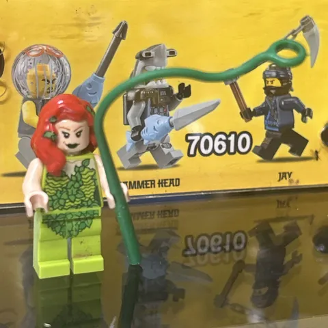 Lego Poison Ivy Minifigure DC 76035