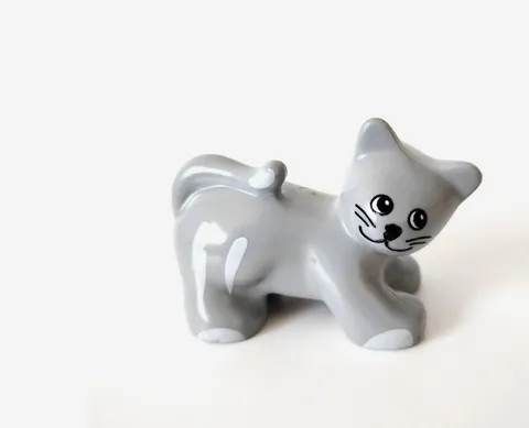 Duplo Lego Gray Kitty Cat Round Eyes with White Stripes