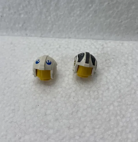 LEGO Star Wars  Rebel Pilot Helmets Lot Of 2 Combined Shipping