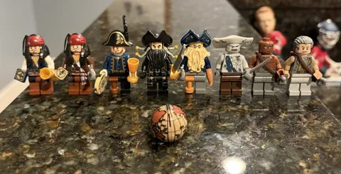 LEGO Pirates of the Caribbean Minifigure Lot w/ Accessories - Multiple Figures