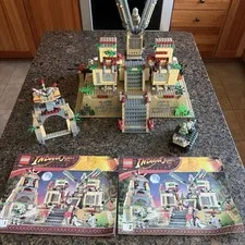 Lego 7627 Indiana Jones Temple of the Crystal Skull 98% Complete