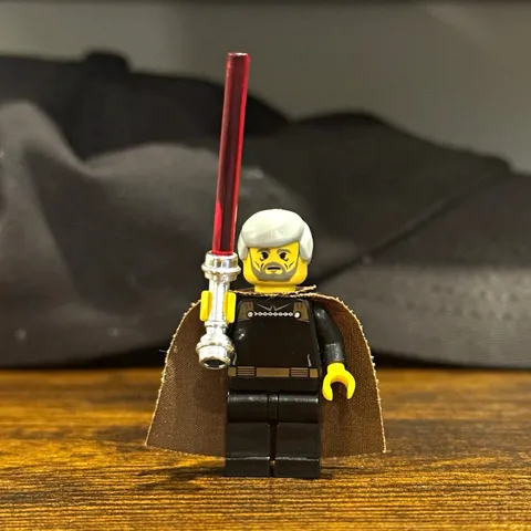 LEGO Star Wars SW0060: Count Dooku Minifigure w/ Chrome Lightsaber - EXCELLENT