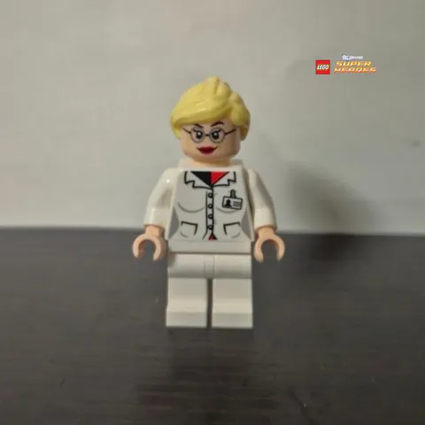 LEGO Dr. Harleen Quinzel SH057 DC Super Heroes Minifigure 10937 Arkham Asylum