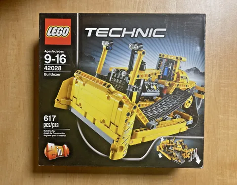 NEW SEALED LEGO Technic 42028: Bulldozer