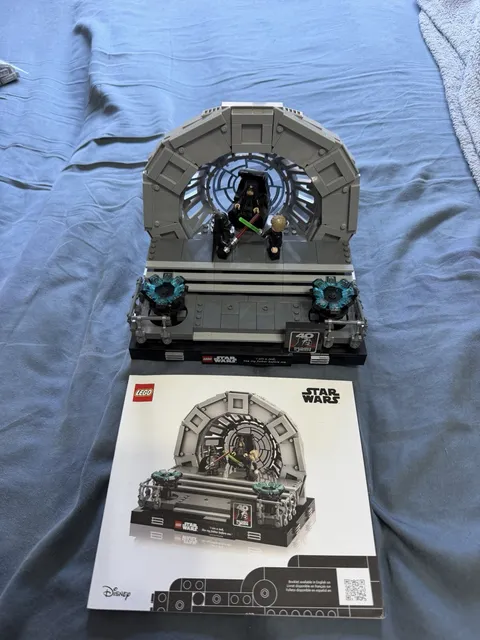 LEGO Star Wars: Emperor's Throne Room Diorama (75352) NO BOX USED