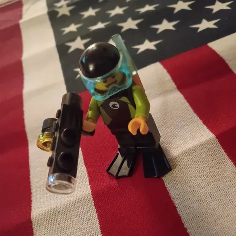 Lego Diver Minifigure Fins Tanks Mask Scuba Diver Wetsuit
