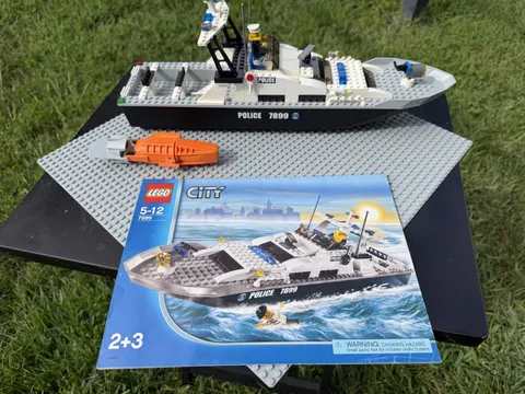 LEGO CITY: Police Boat (7899) - Gently used almost complete WITH working motor