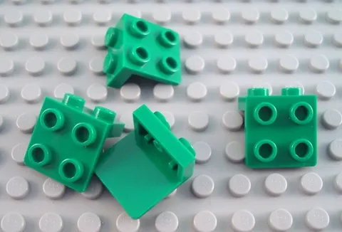 LEGO Lot of 4 Green 1x2 - 2x2 Space Brackets