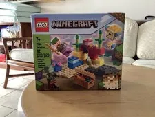LEGO Minecraft: The Coral Reef (21164)