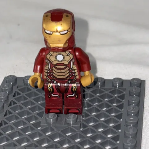 LEGO Marvel Iron Man (3) Minifigure Mark 42 Avengers sh0065 set 76006