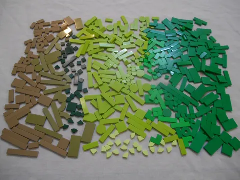 LEGO BULK LOT 485 TILES Shades of GREEN Bright Dark Lime Olive Many Sizes Shapes