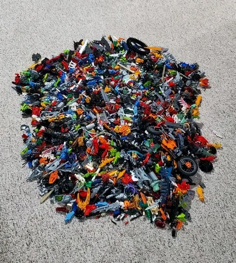 Lego Bionicle/Hero Factory HUGE PIECES LOT Apprx. 18 Lbs! READ DESCRIPTION!