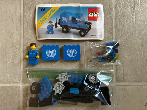 Lego 106 Classic Town UNICEF VAN Complete w/Instructions