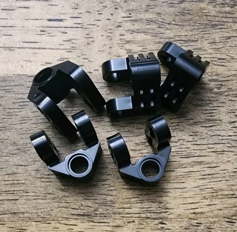 LEGO Black Technic, Axle and Pin Connector Perpendicular Split. QTY 5. 92907.