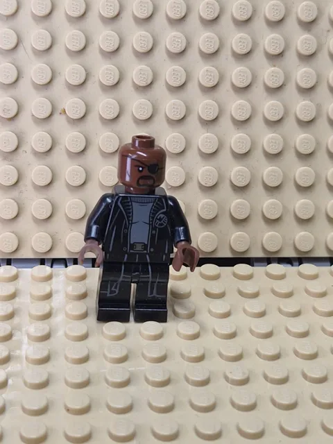 LEGO Marvel Spider-Man Minifig sh0585a - Nick Fury - Light Scratches/No Cracks