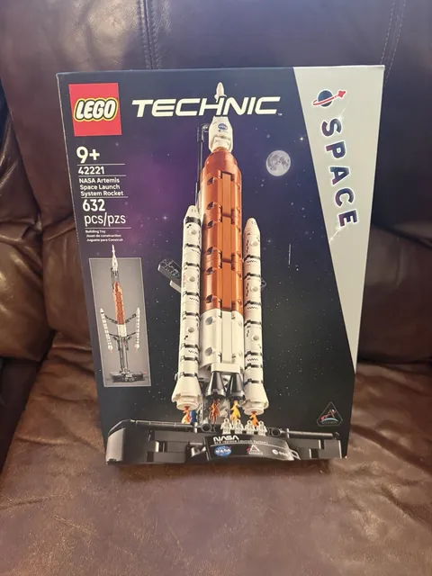 LEGO Technic NASA Artemis Space Launch System Rocket New Sealed 👀