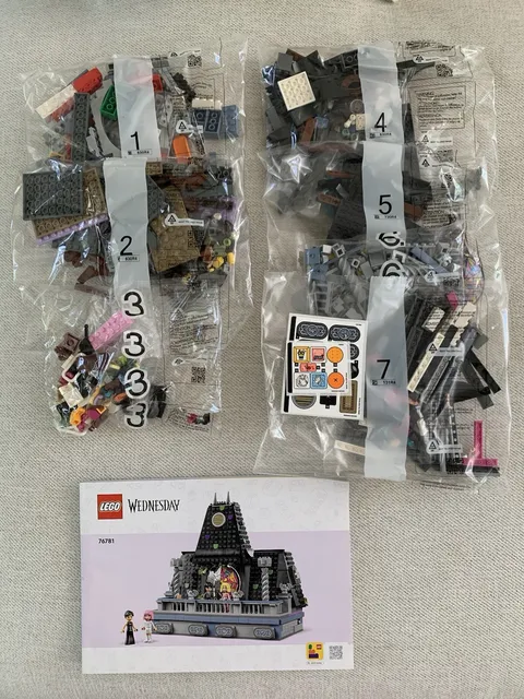 LEGO 76781 Wednesday & Enid's Dorm Room NO BOX - All bags Sealed - NEW!