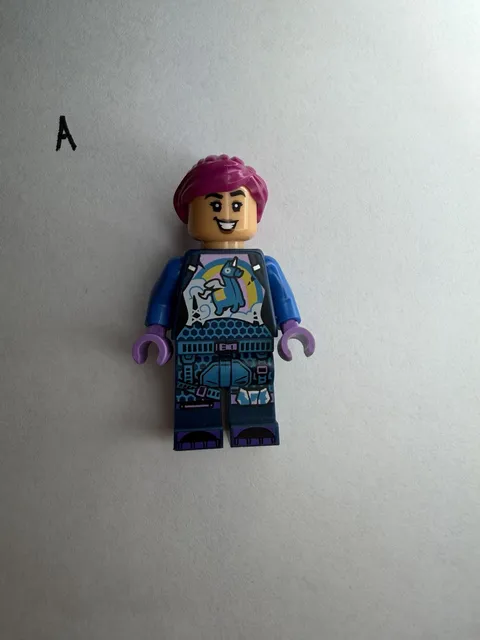 Brite Bomber Minifigure from Lego Fortnite Battle Bus 77073
