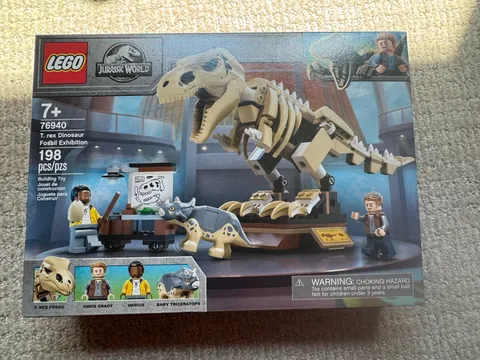 LEGO Jurassic World: T. Rex Dinosaur Fossil Exhibition (76940)