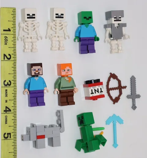 LEGO MINI FIGURE LOT - Minecraft - (8) figures + accesories + extra pieces 
