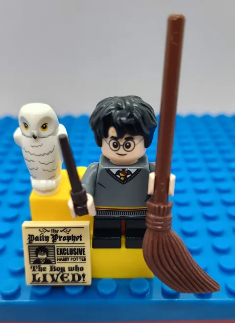 LEGO Harry Potter MiniFigure with Wand - Set 75954 - NEW AUTHENTIC HP150