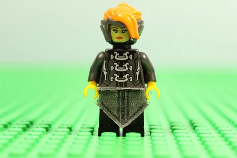 LEGO Minifigure Misako (Koko) Lady Iron Dragon