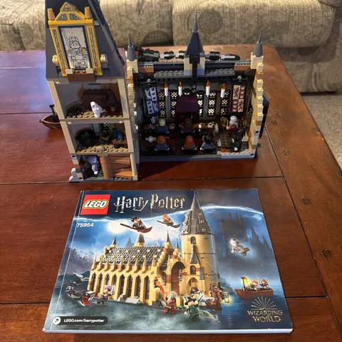 LEGO Harry Potter: Hogwarts Great Hall (75954) Complete W/ Figs & Manual! 