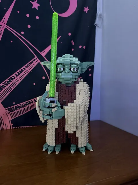 Yoda LEGO Star Wars Set 75255 Yoda's Jedi Comes with Box and Instructions Used