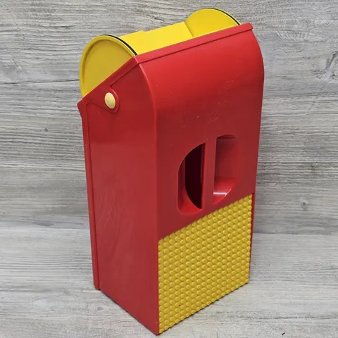 Vintage LEGO Brick Vac Vacume 6840 Pick Up Retriever Red Yellow Storage 1991 VTG