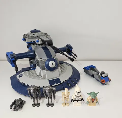 LEGO Star Wars Clone Wars Armored Assault Tank 8018 incomplete with Minifigures