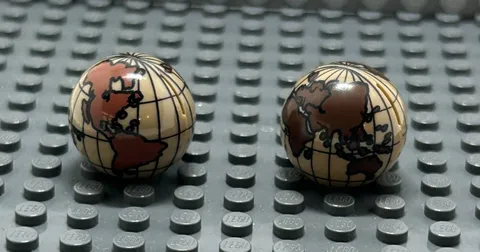 Lego 61287pb001 Sphere with globe print 2x2 tan