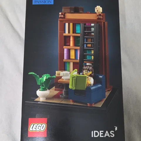 LEGO Ideas Books Are My Passion 40698 Limited Edition 285 pcs Set 18+