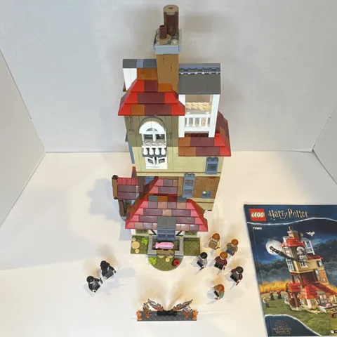 LEGO Harry Potter: Attack on the Burrow (75980) 1047pc Complete w/ Manual