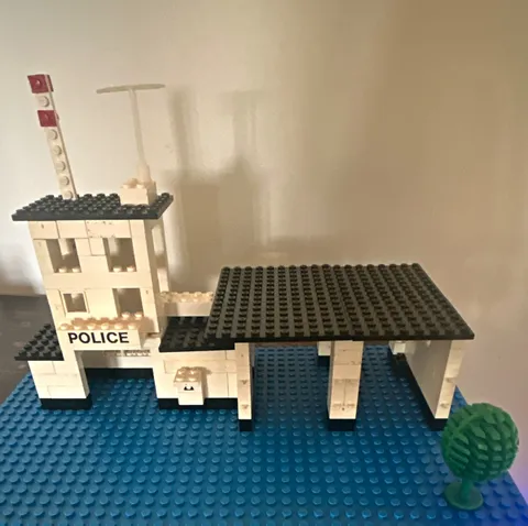 LEGO Police Station Building on Baseplate with Helipad & Tower, Plastic
