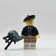LEGO Scottish Bagpiper Minifigure w/ Bagpipes  8831 Collectible Series 7 CMF
