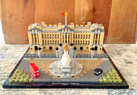 LEGO ARCHITECTURE: Buckingham Palace (21029) NO BOX