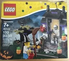 LEGO Seasonal: Trick or Treat Halloween Set (40122)