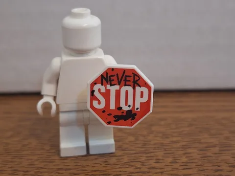1 Lego Minifigure accessory "Never Stop" stop sign shield   MINFIG NOT INCLUDED