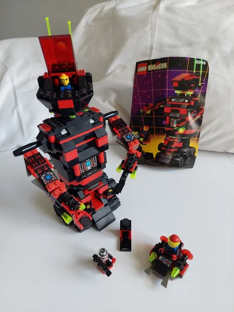 LEGO 6949 Space Spyrius Robo-Guardian w/ Box & Manual minus 1 piece