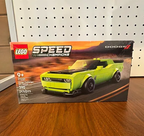 LEGO Speed Champions 77237 Dodge Challenger SRT Hellcat Car Set, 390 pcs