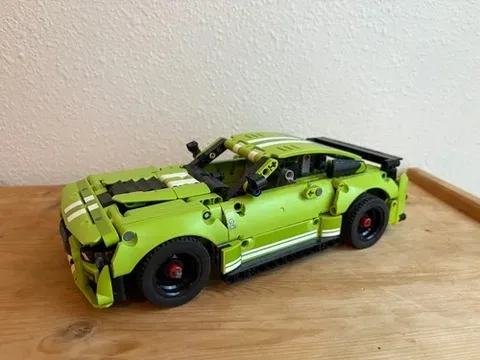 LEGO TECHNIC: Ford Mustang Shelby Gt500 (42138) - Used READ DESCRIPTION