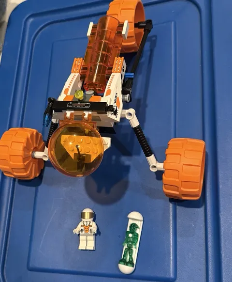 LEGO Mars Mission MT31 Trike 7694 missing 2 pieces and a couple stickers