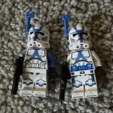 LEGO Star Wars Clone Trooper Minifigure Lot of 2 w/ Blasters