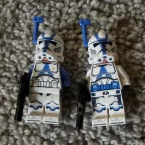 LEGO Star Wars Clone Trooper Minifigure Lot of 2 w/ Blasters
