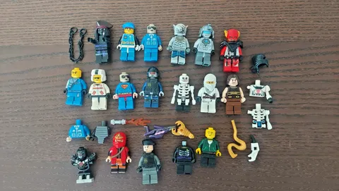 Misc. lot 15+ mini figures LEGO BRICKS UN-BRANDED
