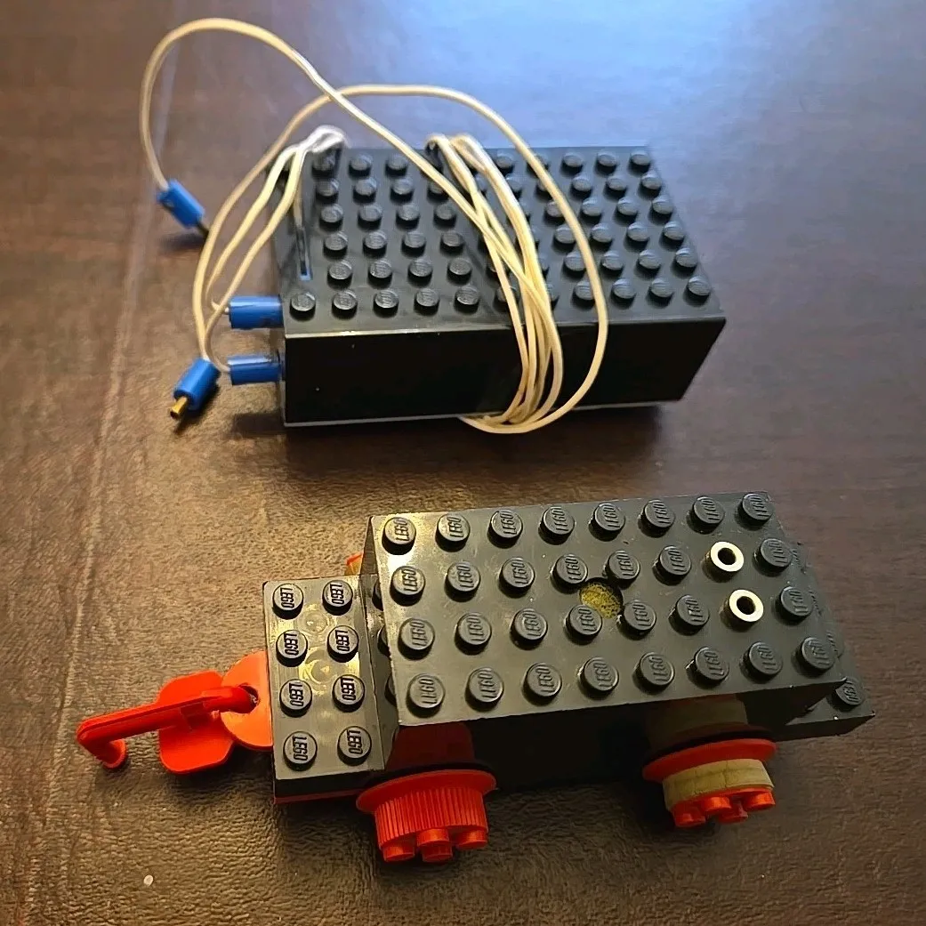 Vintage LEGO 4.5v 4v Train MOTOR Black Tested with Battery Box 
