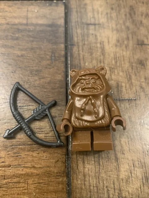 LEGO Star Wars Wicket Ewok Minifigure (7139) sw0050
