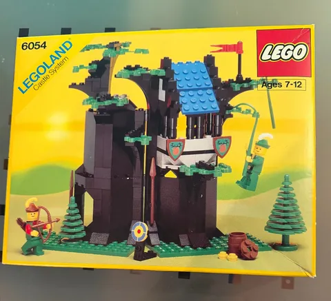 LEGO Castle Forestmen's Hideout 6054 - NEW Vintage 1988 Retired - 99% complete