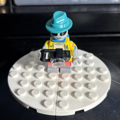 LEGO Minifigures Series 26 Alien Tourist 71046 With Accessories