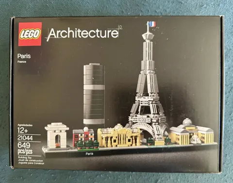 LEGO ARCHITECTURE: Paris (21044) NIB retired product